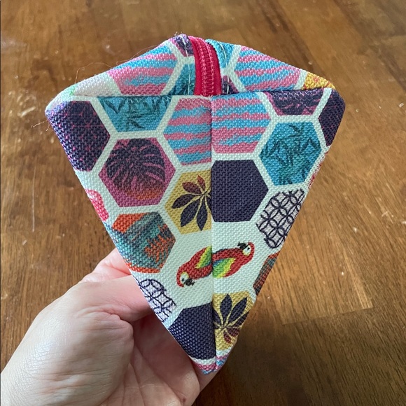 Colorful Tropical Print Triangular Pyramid Zippered Pouch - Picture 5 of 6